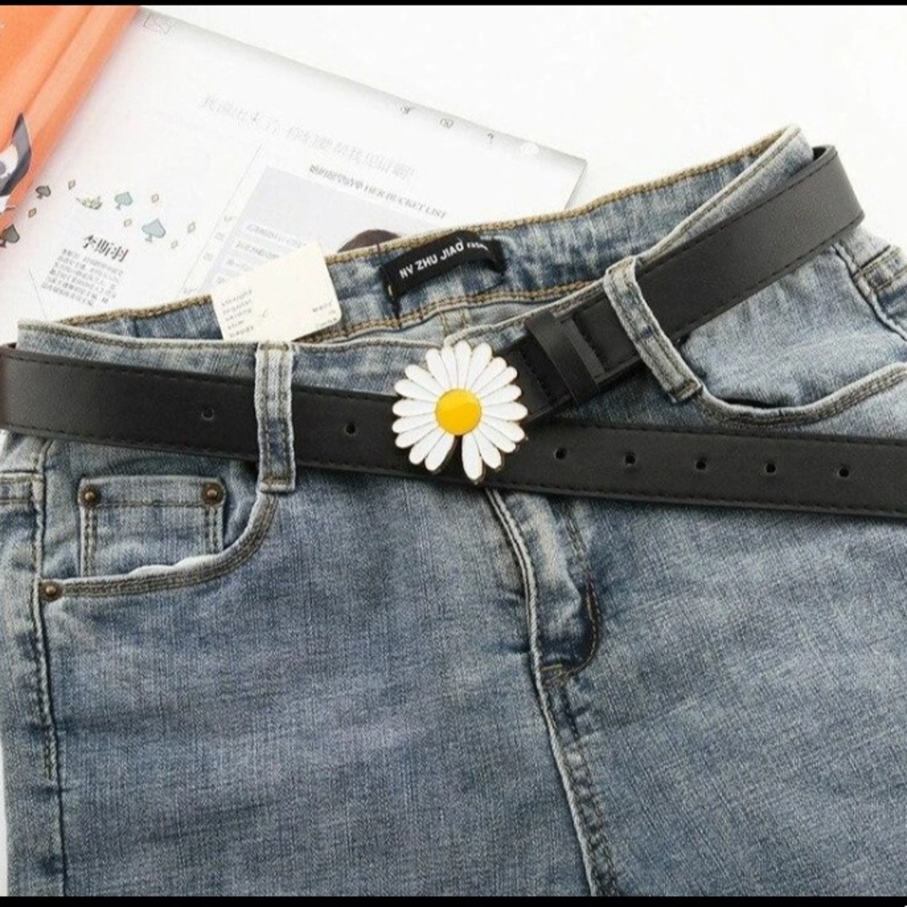 Black Daisy Belt